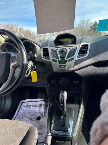 2011 Ford Fiesta SES