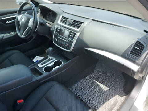 2016 Nissan Altima 2.5 SR