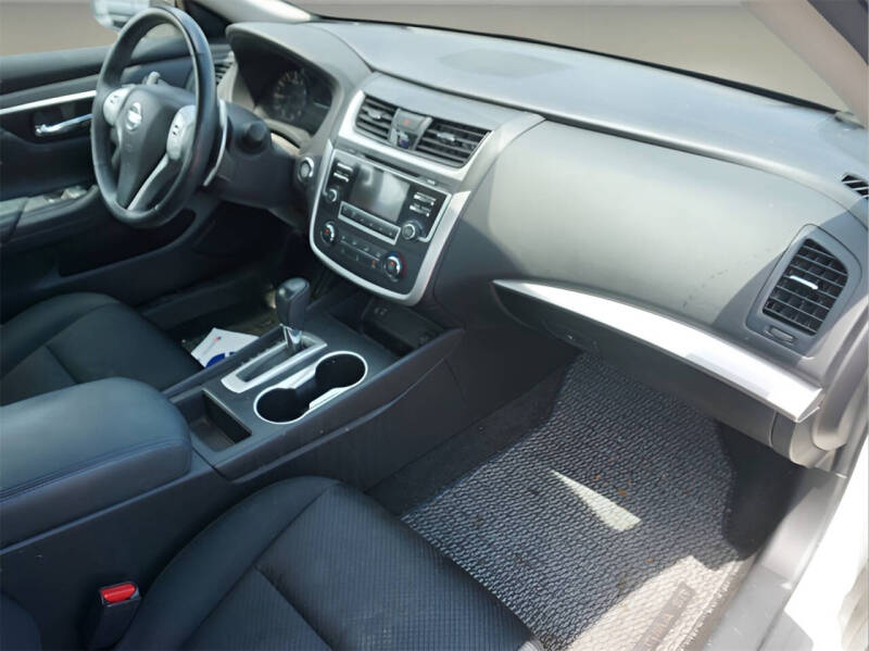 2016 Nissan Altima 2.5 SR