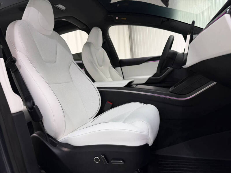 2026 Tesla Model X Plaid
