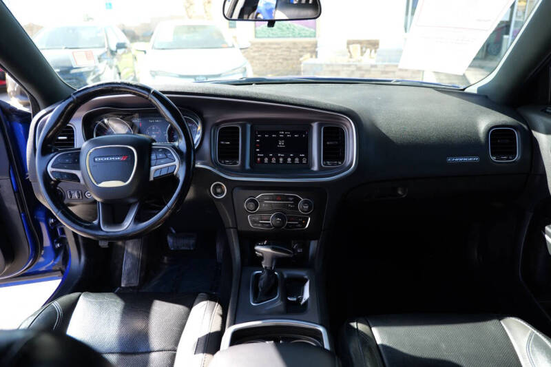 2019 Dodge Charger SXT