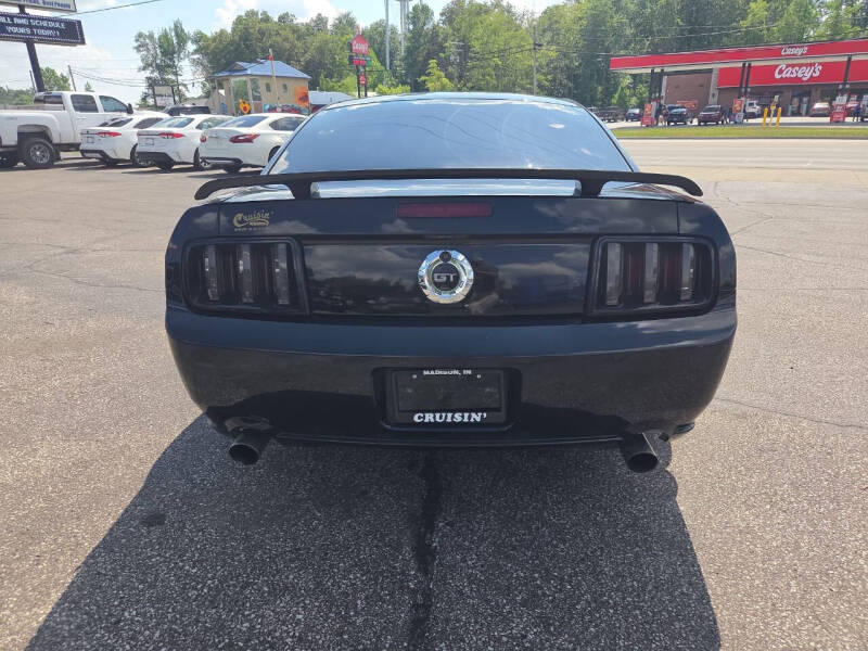2005 Ford Mustang GT Premium