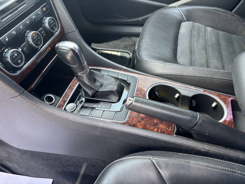 2013 Volkswagen Passat TDI SEL Premium