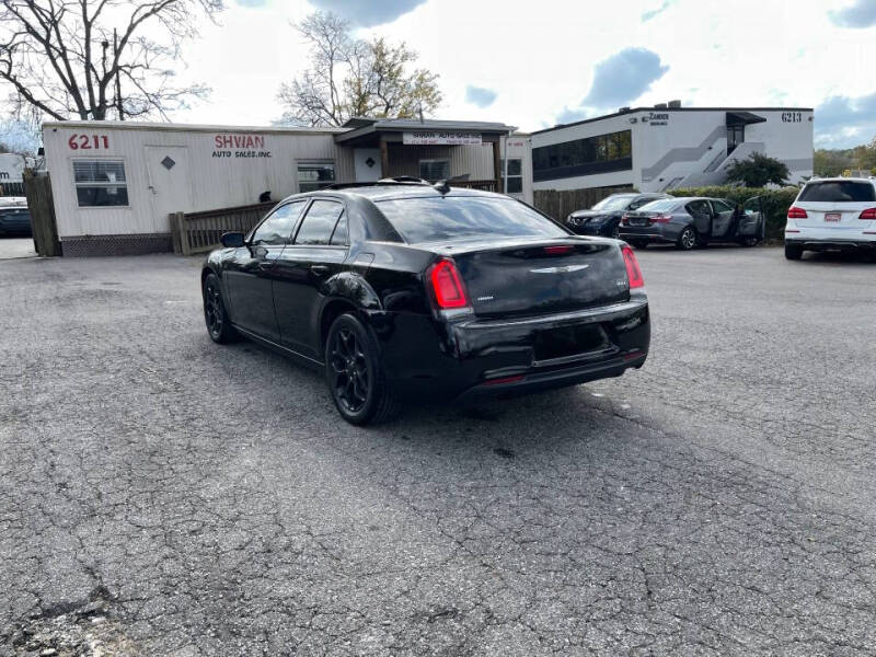 2017 Chrysler 300