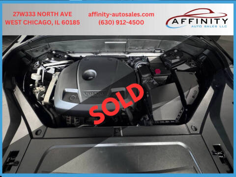 2016 Volvo XC90 T6 Momentum