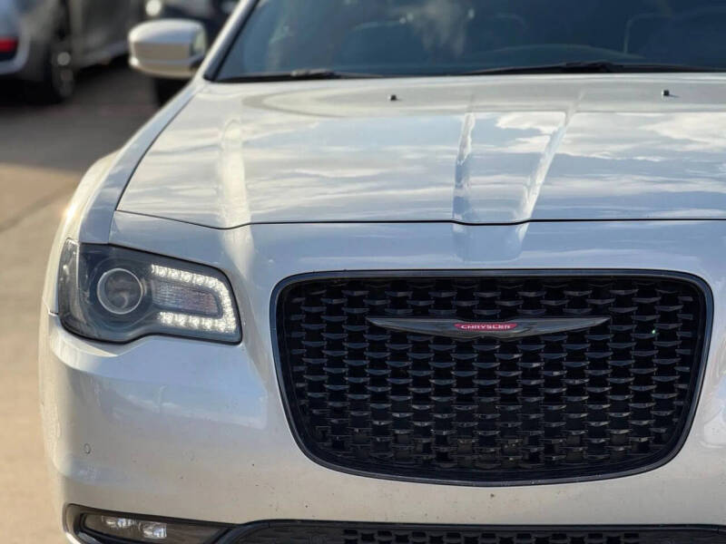 2023 Chrysler 300 S V6