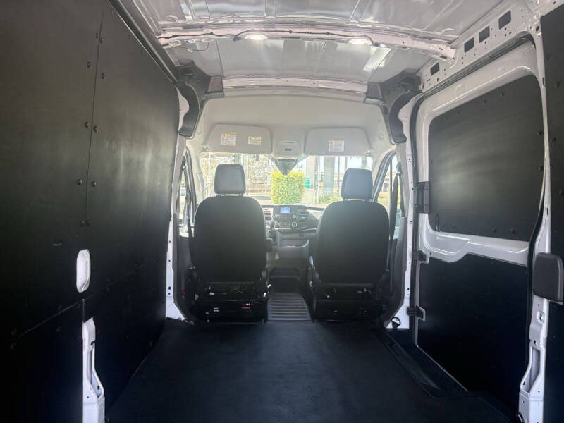 2025 Ford Transit 250