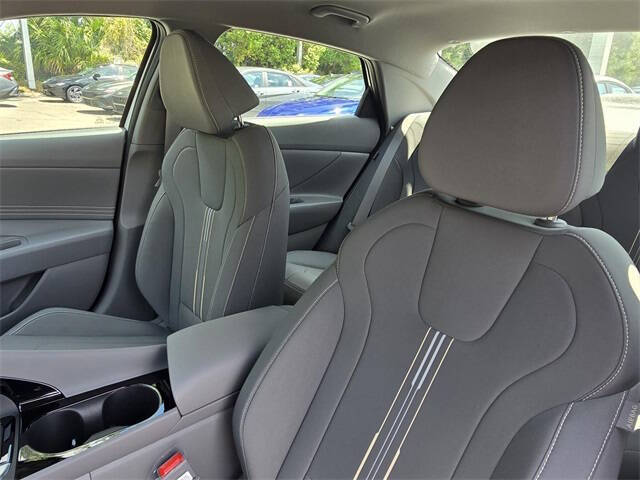 2025 Hyundai Elantra Hybrid SEL Sport