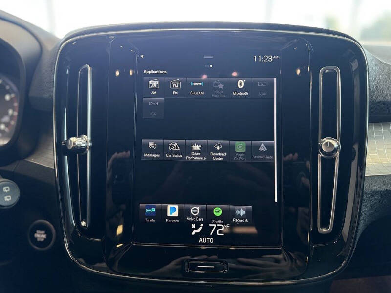 2021 Volvo XC40 T4 Momentum