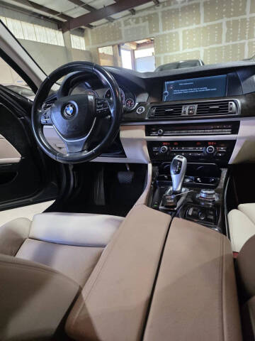 2011 BMW 5 Series 528i