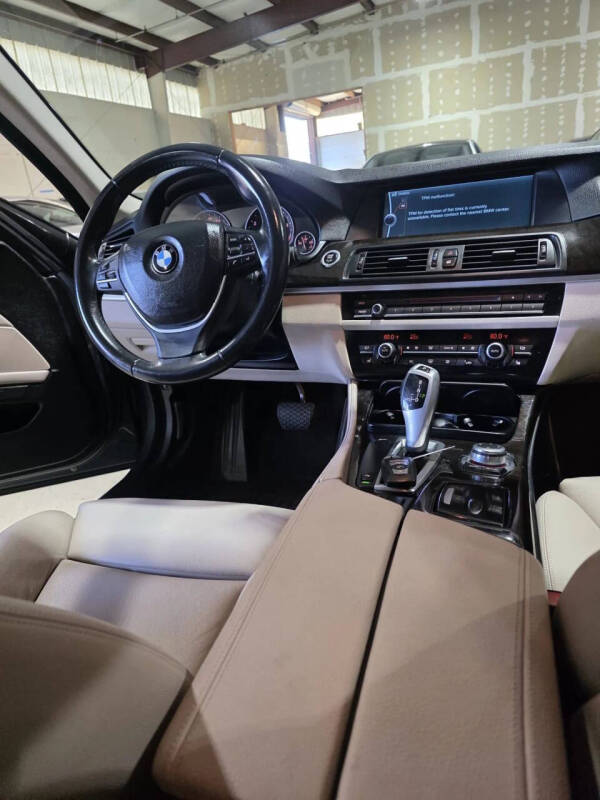 2011 BMW 5 Series 528i