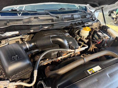 2016 RAM 1500 SLT