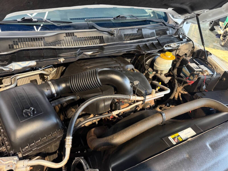 2016 RAM 1500 SLT
