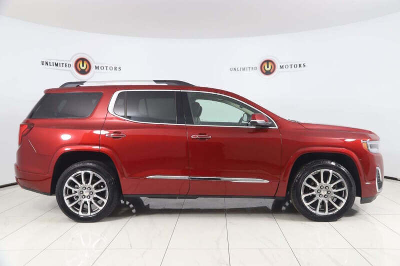 2023 GMC Acadia Denali