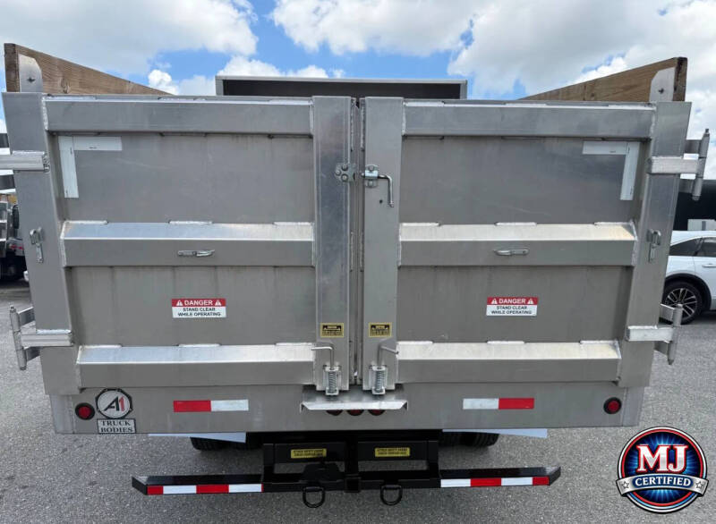 2024 Isuzu NPR-HD CREW CAB