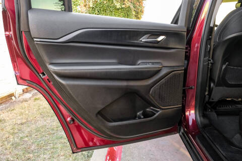 2023 Jeep Grand Cherokee L Laredo