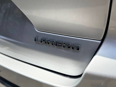 2022 Jeep Grand Cherokee Laredo