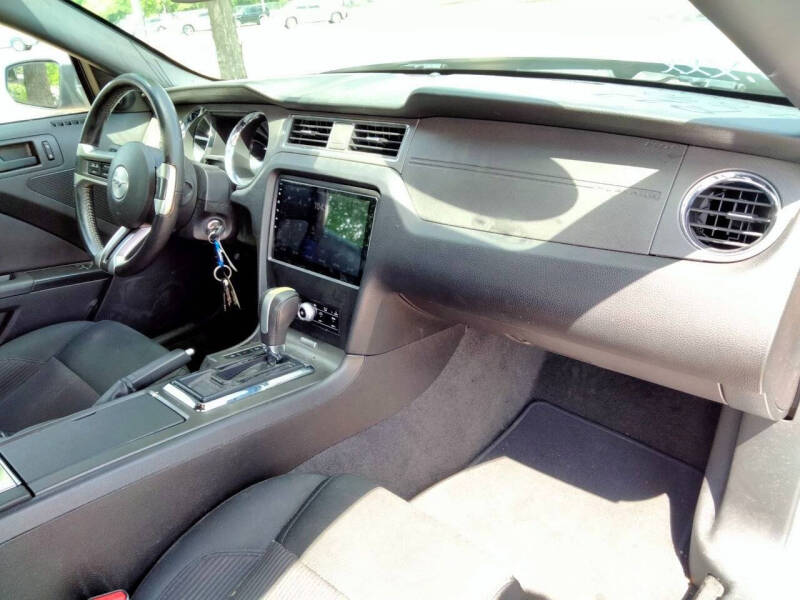 2014 Ford Mustang V6