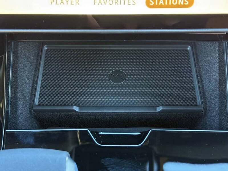 2025 Land Rover Range Rover Sport P360 SE