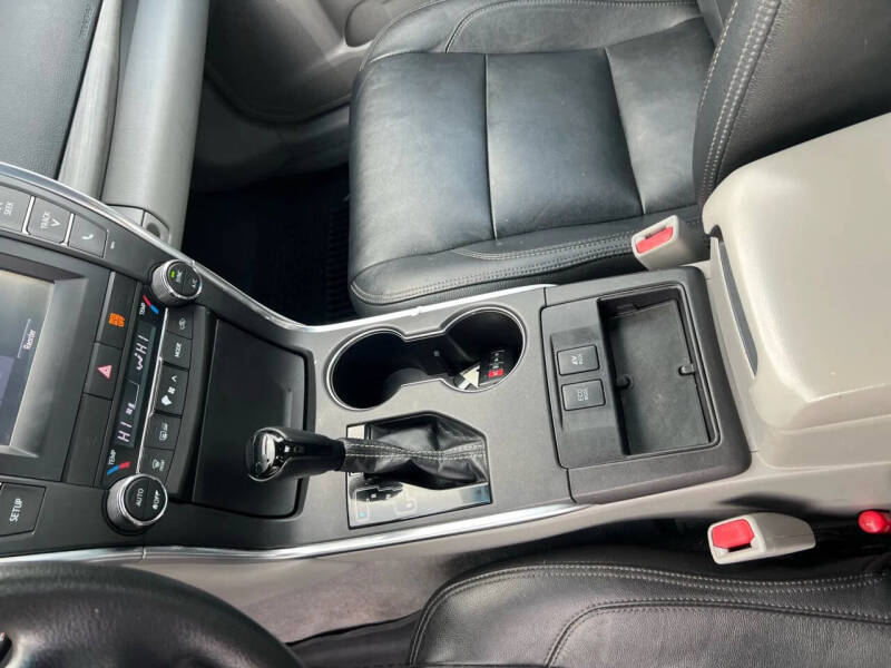 2017 Toyota Camry Hybrid