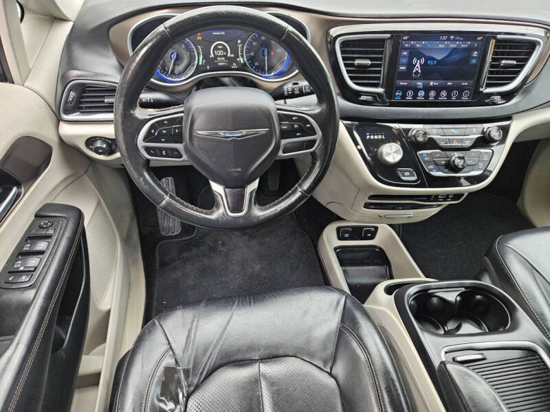 2018 Chrysler Pacifica Touring L Plus