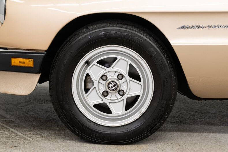 1986 Alfa Romeo Spider Veloce
