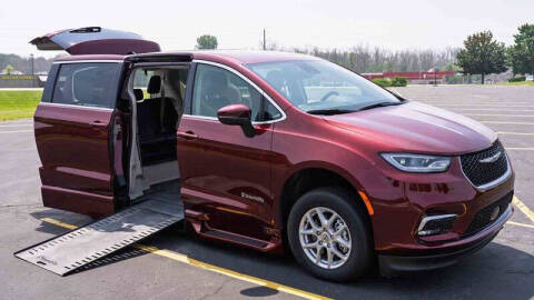 2023 Chrysler Pacifica Touring L