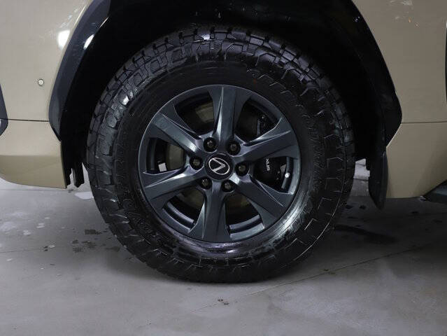 2025 Lexus LX 700h Overtrail