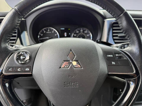 2020 Mitsubishi Outlander SE