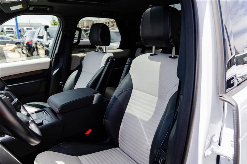 2022 Land Rover Discovery P360 S R-Dynamic
