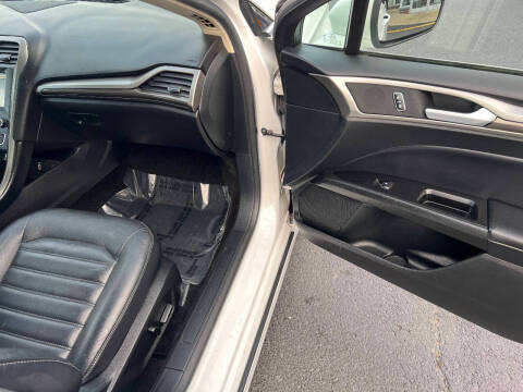 2018 Ford Fusion Hybrid SE