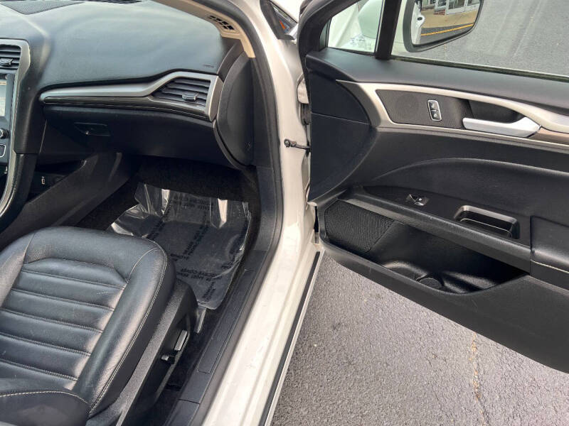 2018 Ford Fusion Hybrid SE