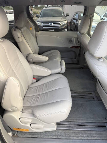 2011 Toyota Sienna XLE 8-Passenger
