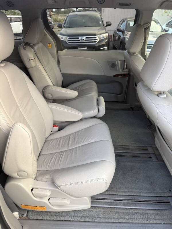 2011 Toyota Sienna XLE 8-Passenger