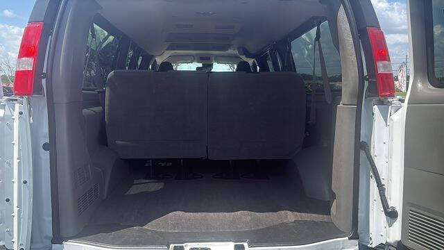 2025 Chevrolet Express LT 3500