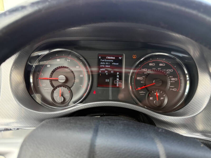 2013 Dodge Charger SXT