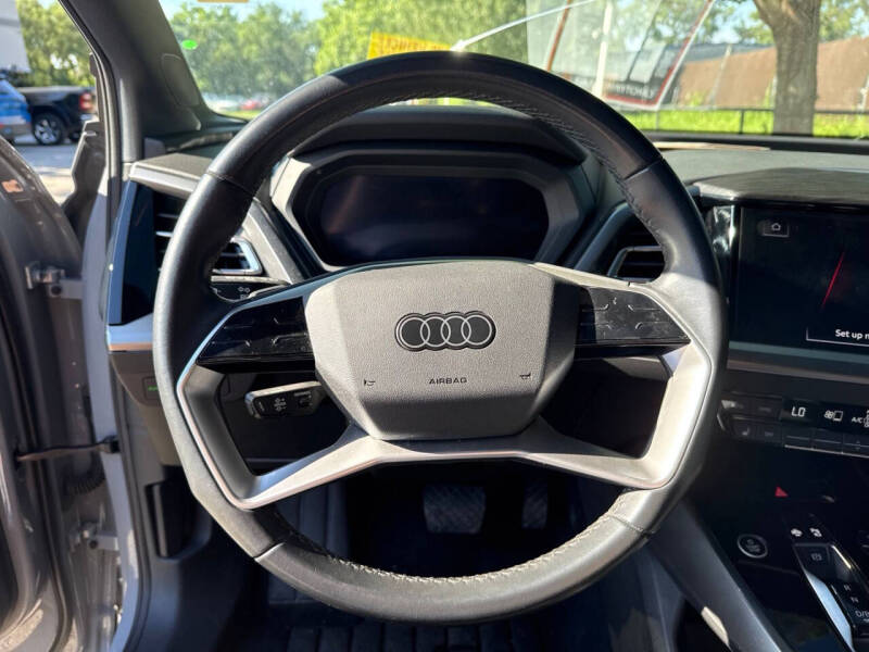 2024 Audi Q4 e-tron quattro Premium Plus 50