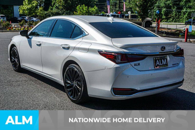 2024 Lexus ES 300h Luxury