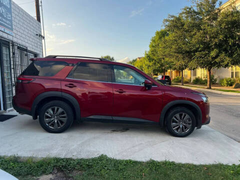 2022 Nissan Pathfinder SV