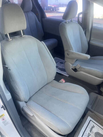2013 Toyota Sienna L 7-Passenger
