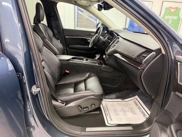 2019 Volvo XC90 T5 Momentum