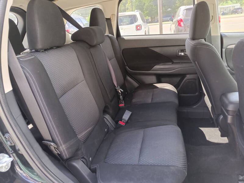 2016 Mitsubishi Outlander ES