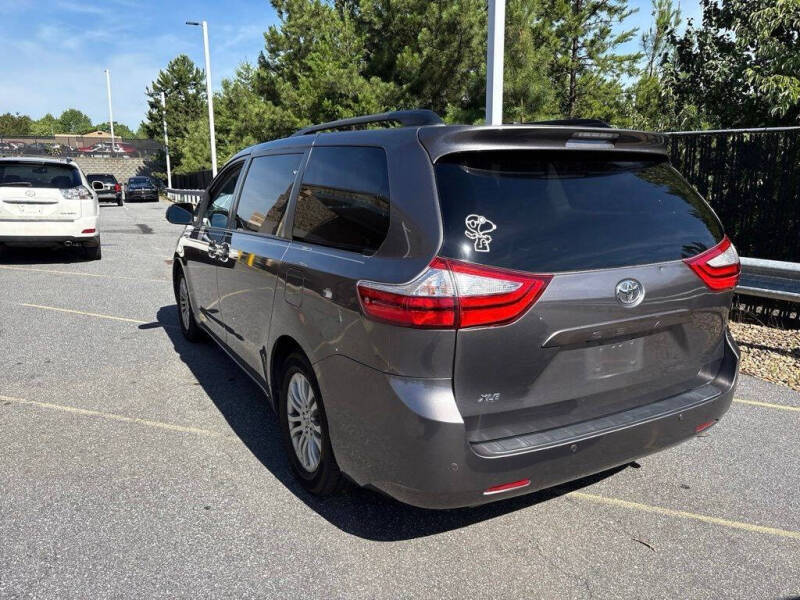 2015 Toyota Sienna XLE Premium 8-Passenger