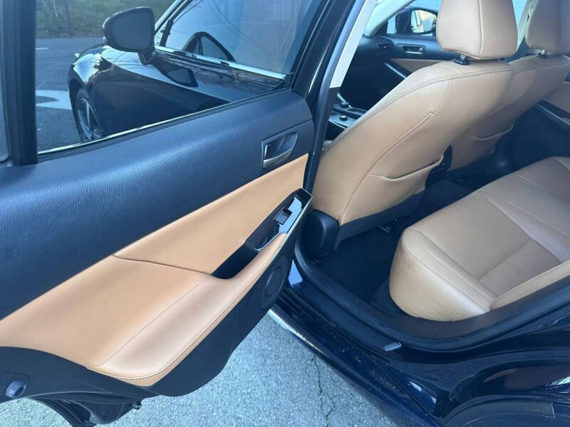 2017 Lexus IS 200t