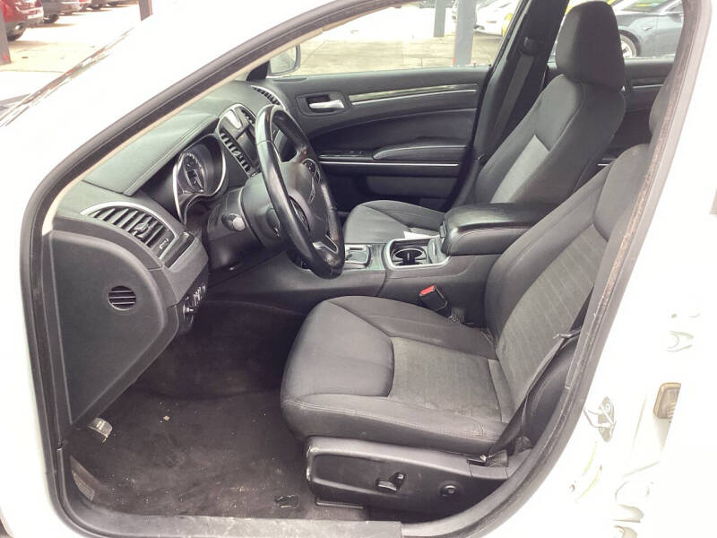 2018 Chrysler 300 Touring