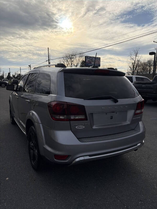 2020 Dodge Journey Crossroad