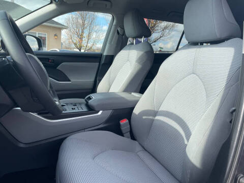 2024 Toyota Highlander LE