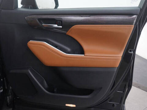 2025 Toyota Highlander Platinum