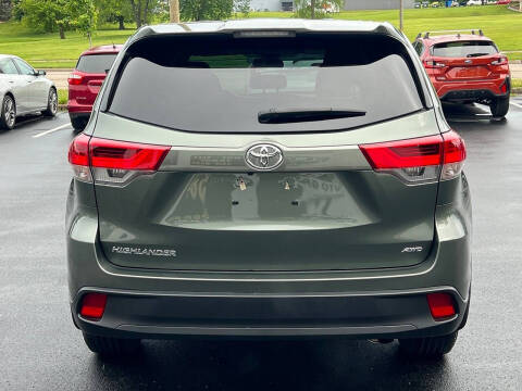 2019 Toyota Highlander LE