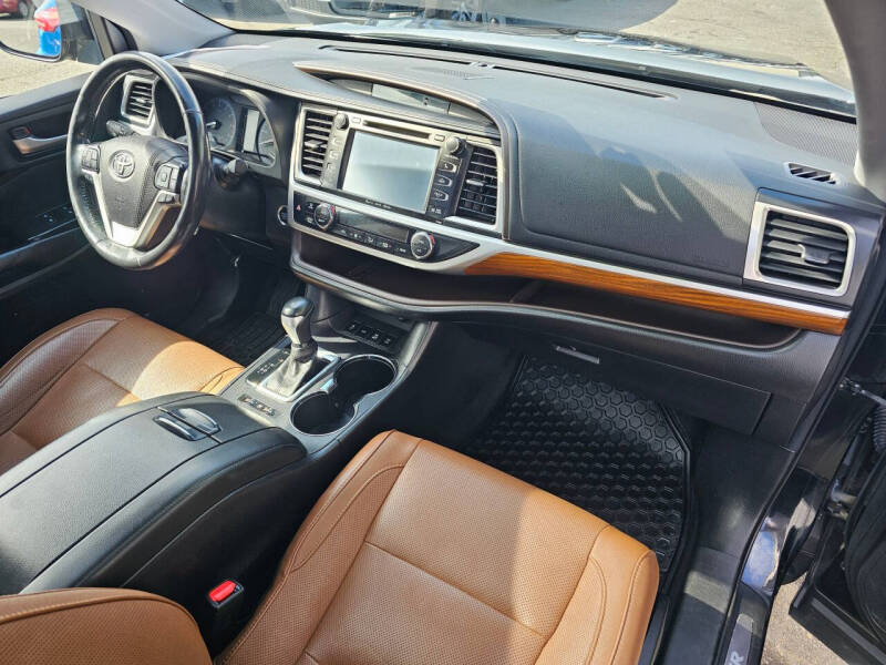 2017 Toyota Highlander Limited